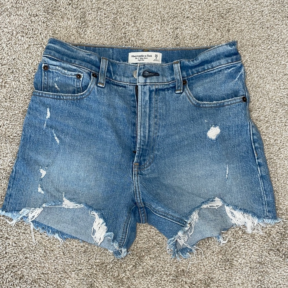 Abercrombie The 4” Mom Short High Rise